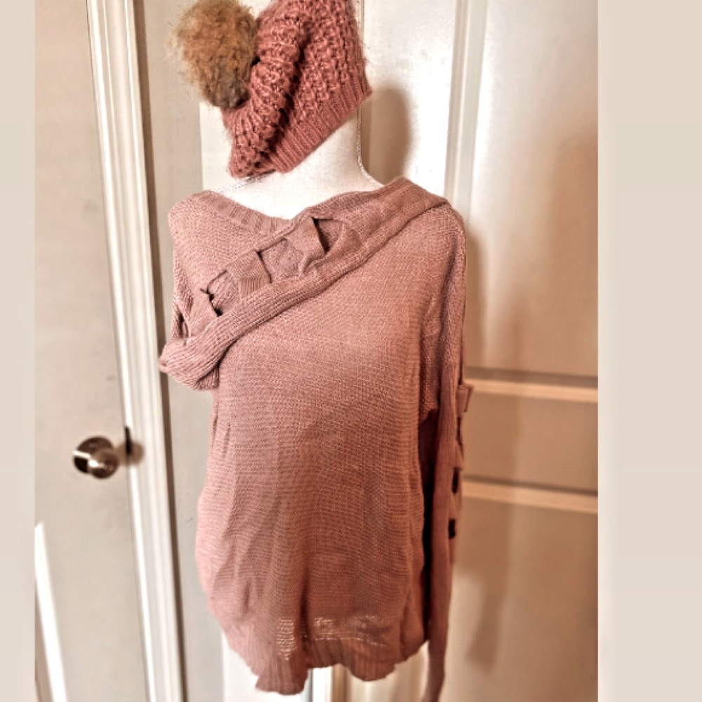 Pink sweater w/ see thru sleeves very cozy &Light